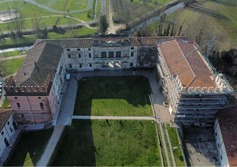 Il recupero della copertura di Villa Nogarola con Isotec di Brianza Plastica