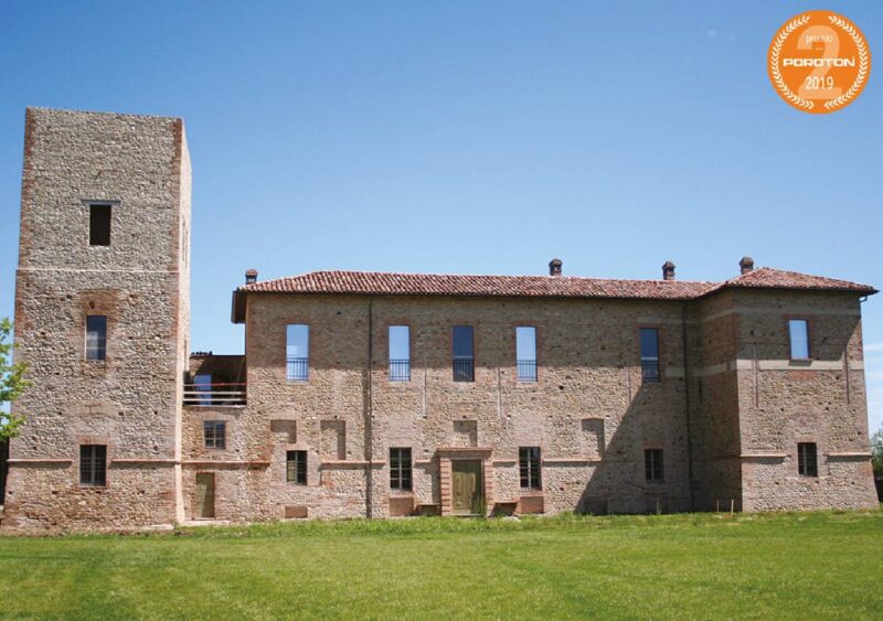 I blocchi Poroton scelti per il restauro della torre del palazzo “La Confina”