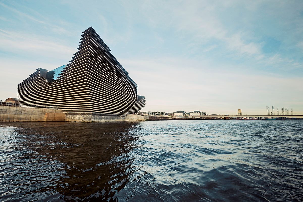 V&A Museum Dundee, in Scozia, di Kengo Kuma