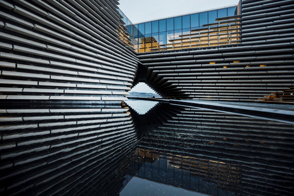 Alluminio per le facciate del V&A Museum Dundee, in Scozia, di Kengo Kuma