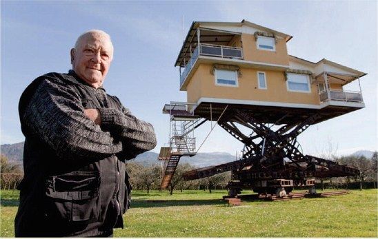 Casa Volante di Castelnuovo Magra, ideata dal costruttore Annunzio Lagomarsini