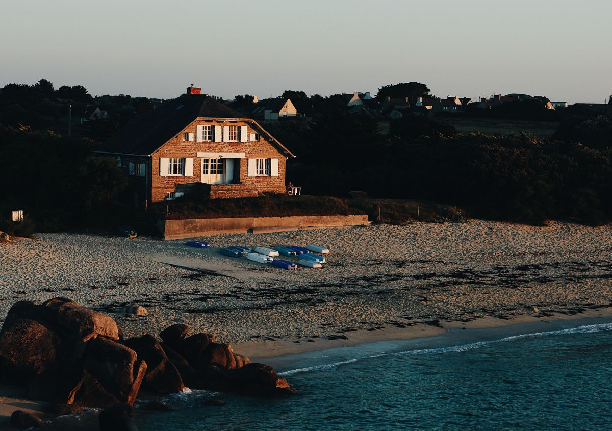 Per costruire una casa al mare servono materiali speciali?