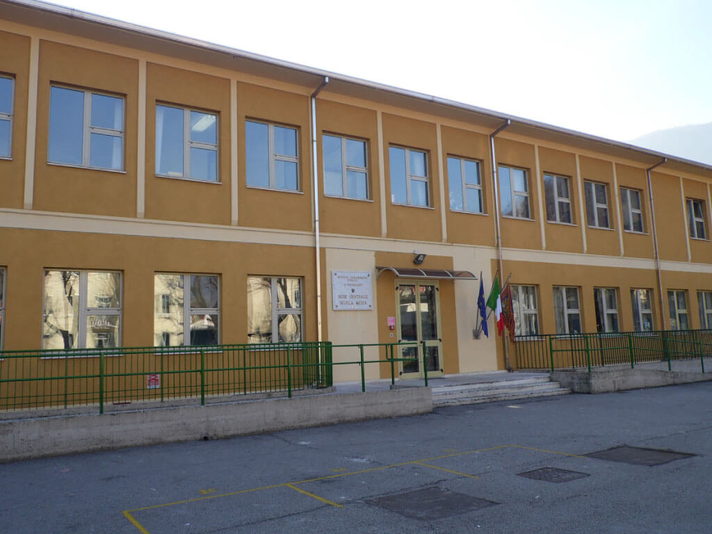 Scuola realizzata con Sistema Poliespanso